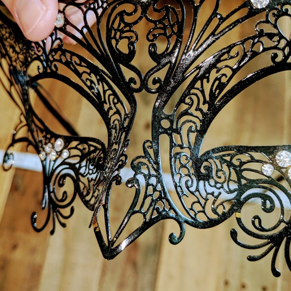 Butterfly Masquerade Mask - Picture 2 of 6